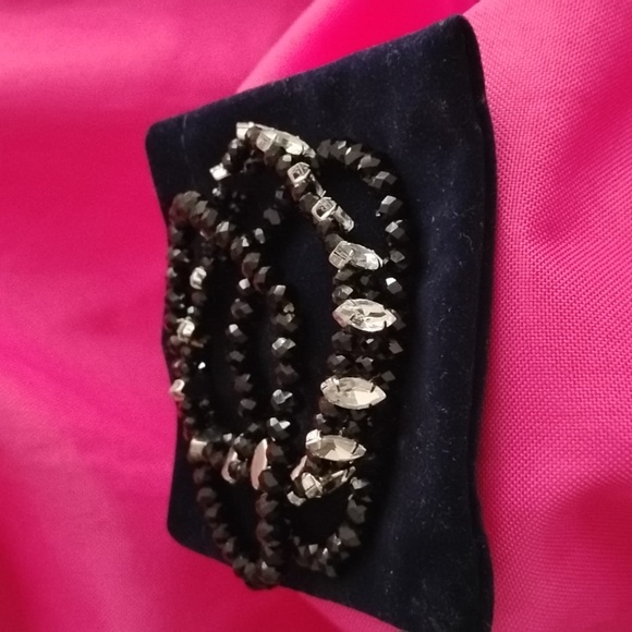 Elegant Black and Silver Beaded Bracelet Set - Picture 7 of 7